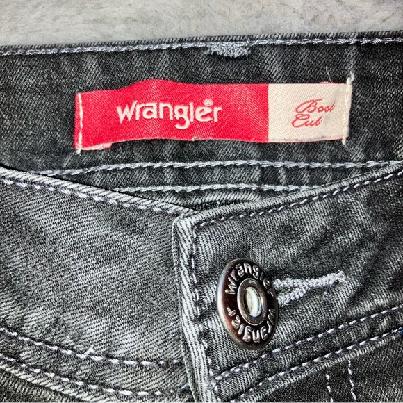 Wranglers, boot cut, size washed off tags but added measurements in the pictures - Picture 5 of 9